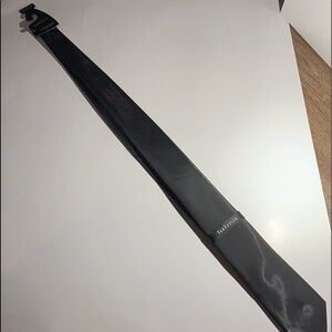 Men’s black tie van Heusen